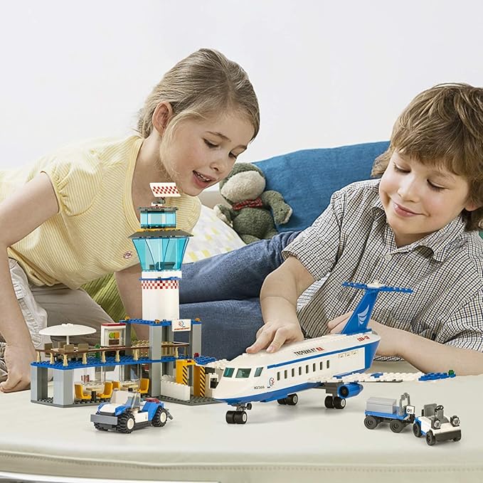 QLT QIAOLETONG City Airplane Station Building Kits Toys,STEM Building Sets for Kids, with Helicopter/Airport/Passenger/Lorry Truck/Car, Best Gift for 6-12 Boys Girls (582 Pieces)