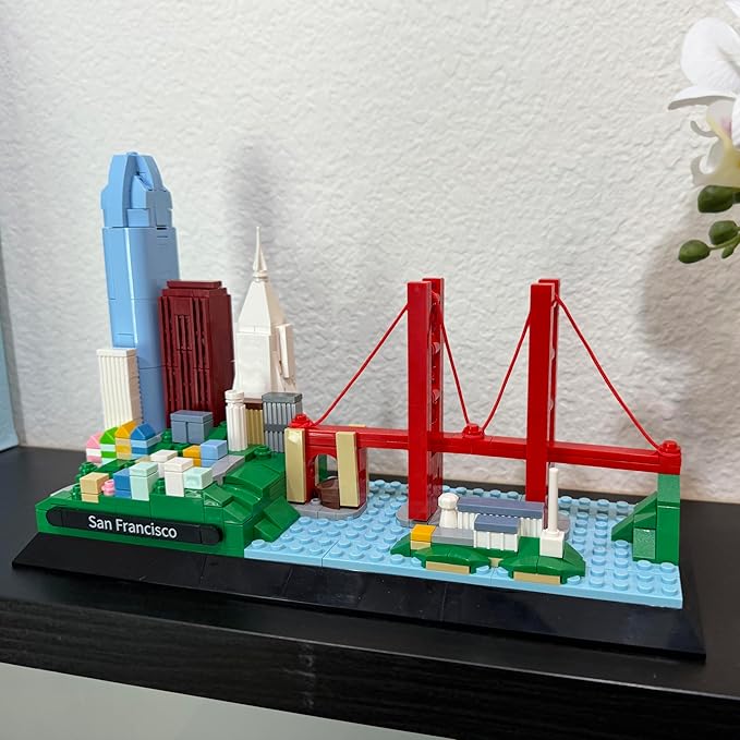 Apostrophe Games San Francisco Skyline Building Block Set (459 Pieces) Features Golden Gate Bridge and More - Architecture Landmark Model for Kids and Adults