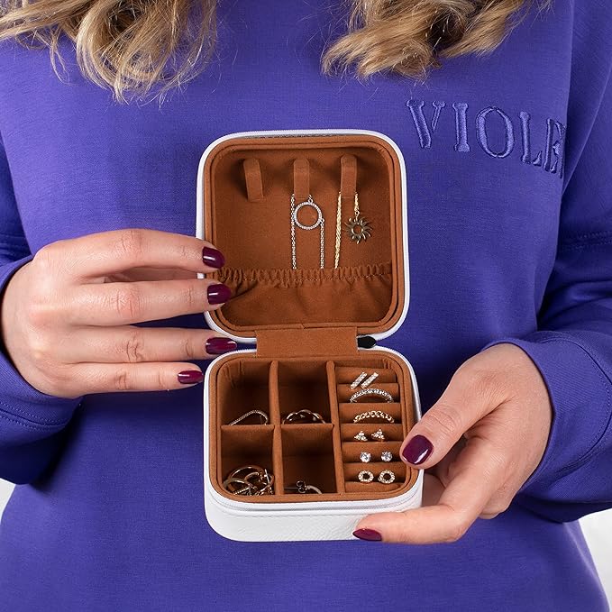 Custom Leather Jewelry Box w/Name & Birth Flower Month - Birthday Gifts for Women, Personalized Jewelry Travel Case - Customized Jewelry Organizer Box, Mom Birthday Gifts - Rustic